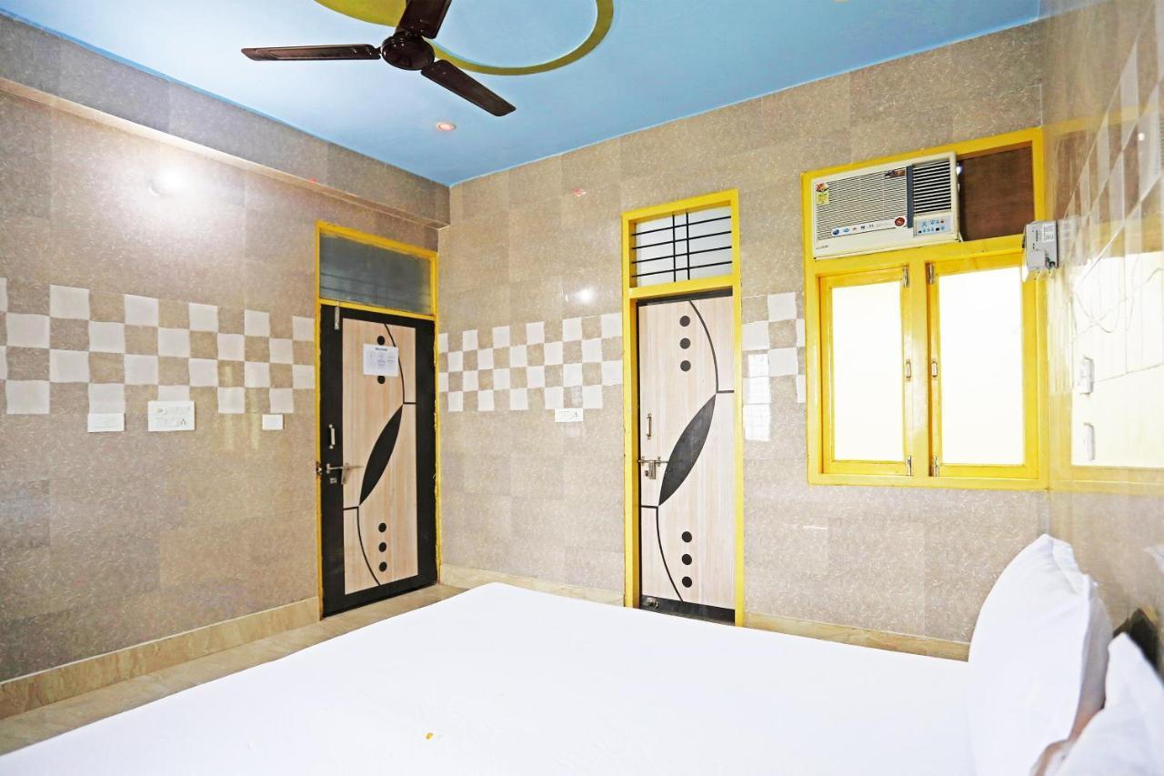 Oyo 44361 Shri Lajjaram Ashram Hotel Vrindavan Luaran gambar
