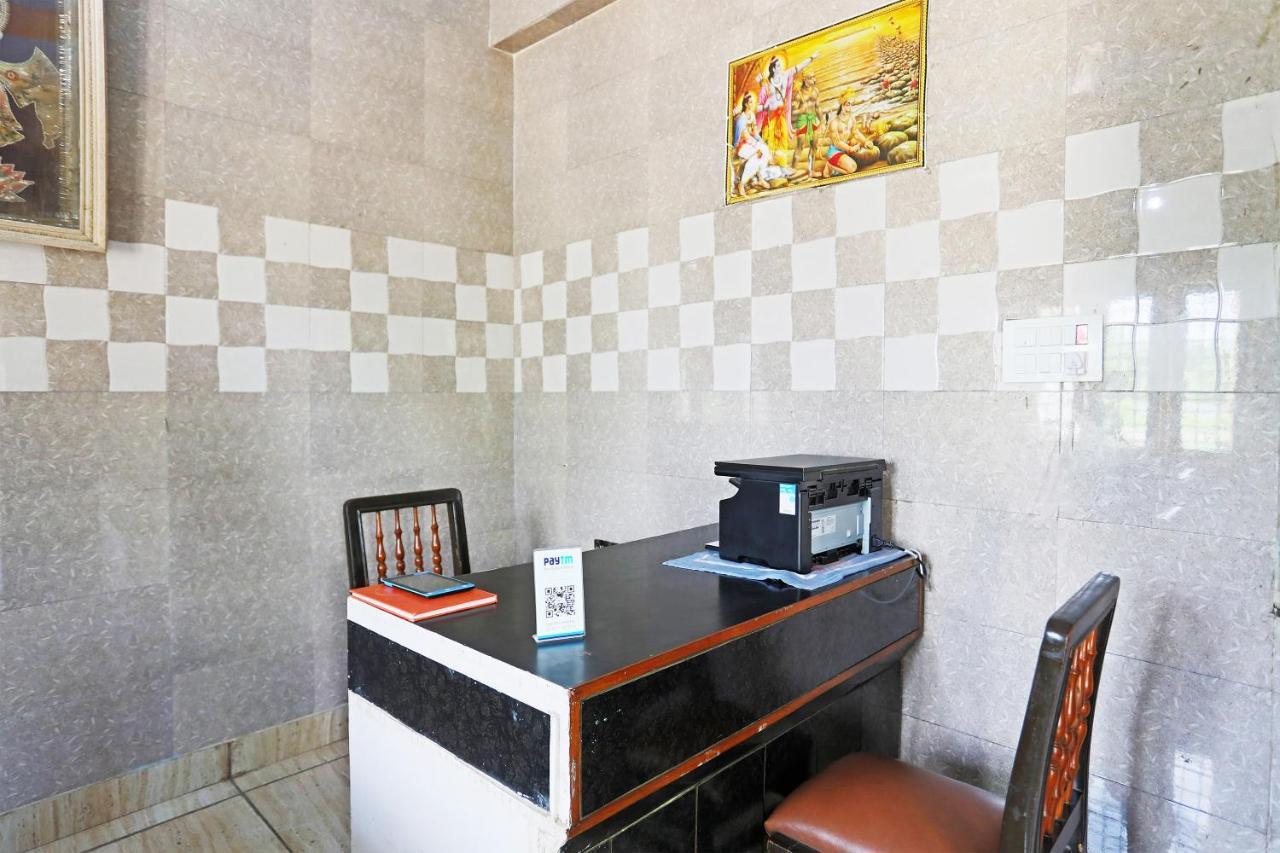 Oyo 44361 Shri Lajjaram Ashram Hotel Vrindavan Luaran gambar