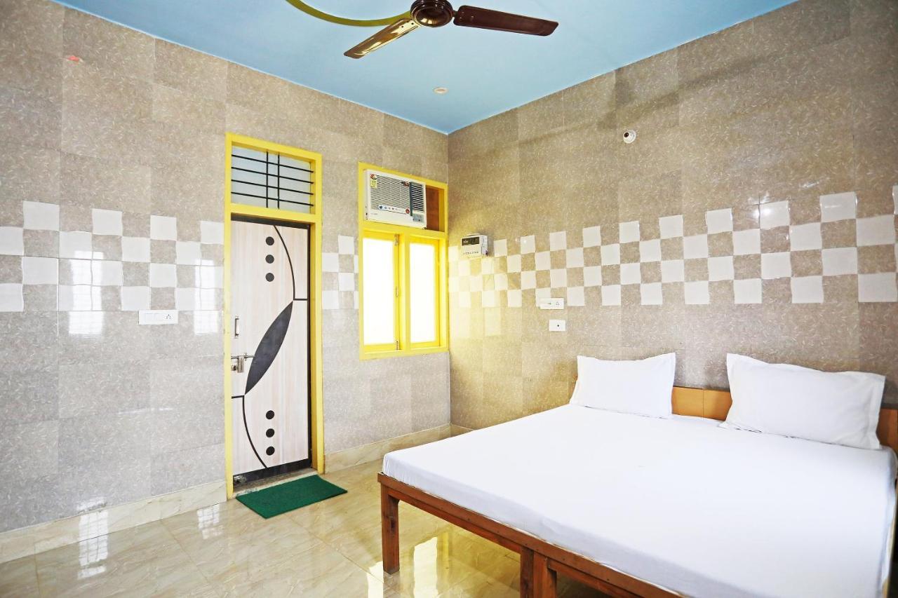 Oyo 44361 Shri Lajjaram Ashram Hotel Vrindavan Luaran gambar