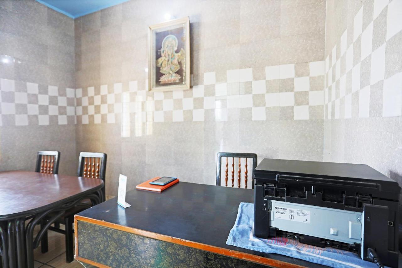 Oyo 44361 Shri Lajjaram Ashram Hotel Vrindavan Luaran gambar